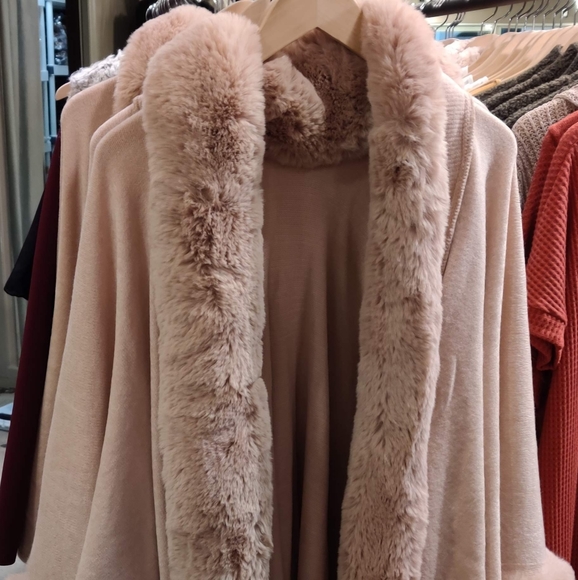 Cardigan - Picture 2 of 4